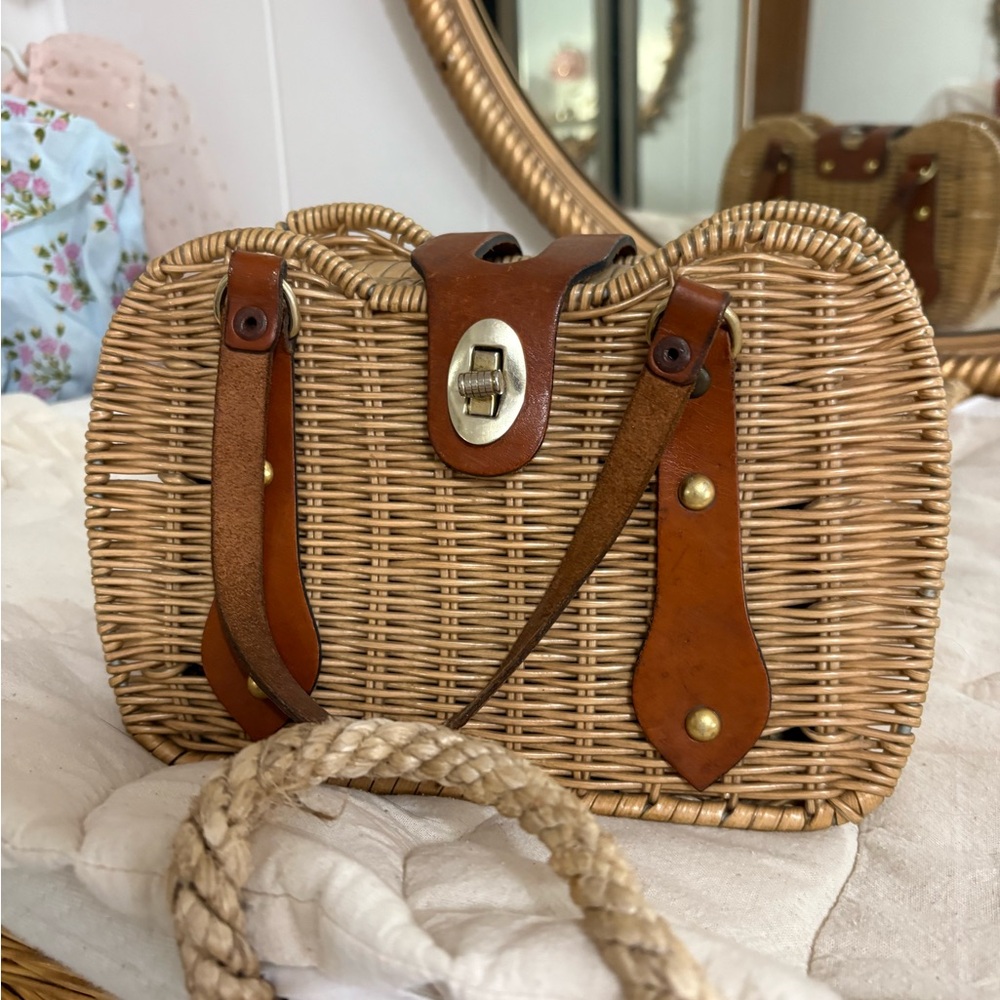 Brown Vintage Woven Handbag with Leather Accents